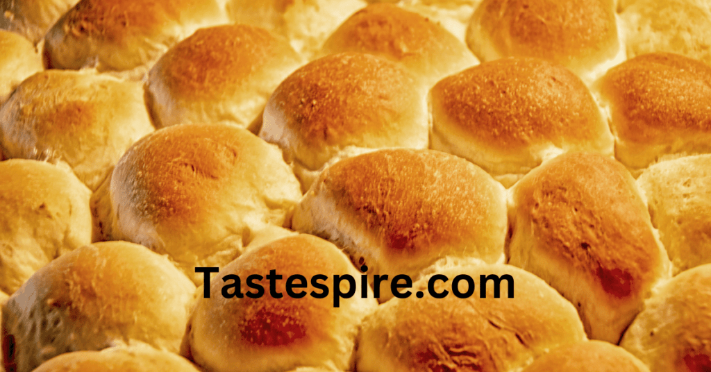 What to Serve with Dinner Rolls